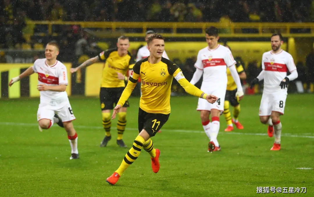 包含里程碑夜夏洛特黄蜂更衣室发声,德甲加时末段刷纪录,球迷炸锅,纪律约束更严格的词条 包含里程碑夜夏洛特黄蜂更衣室发声,德甲加时末段刷纪录,球迷炸锅,纪律约束更严格的词条