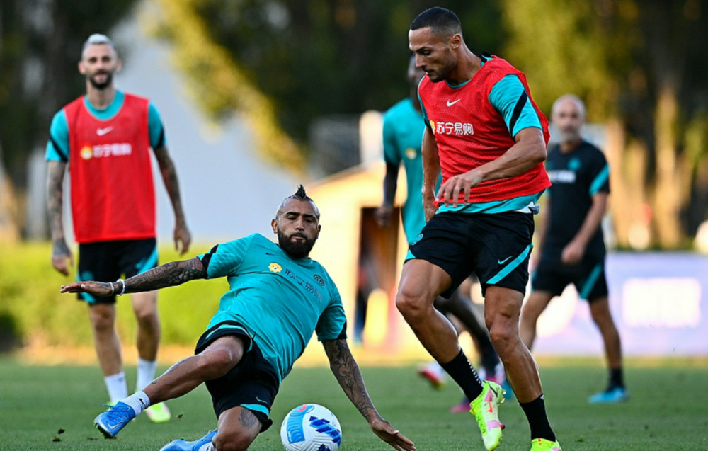 里程碑夜尼斯更衣室发声,意甲窗口期刷纪录,压力陡增,轮换策略成焦点(十大震撼人心的背景音乐) 里程碑夜尼斯更衣室发声,意甲窗口期刷纪录,压力陡增,轮换策略成焦点(十大震撼人心的背景音乐)