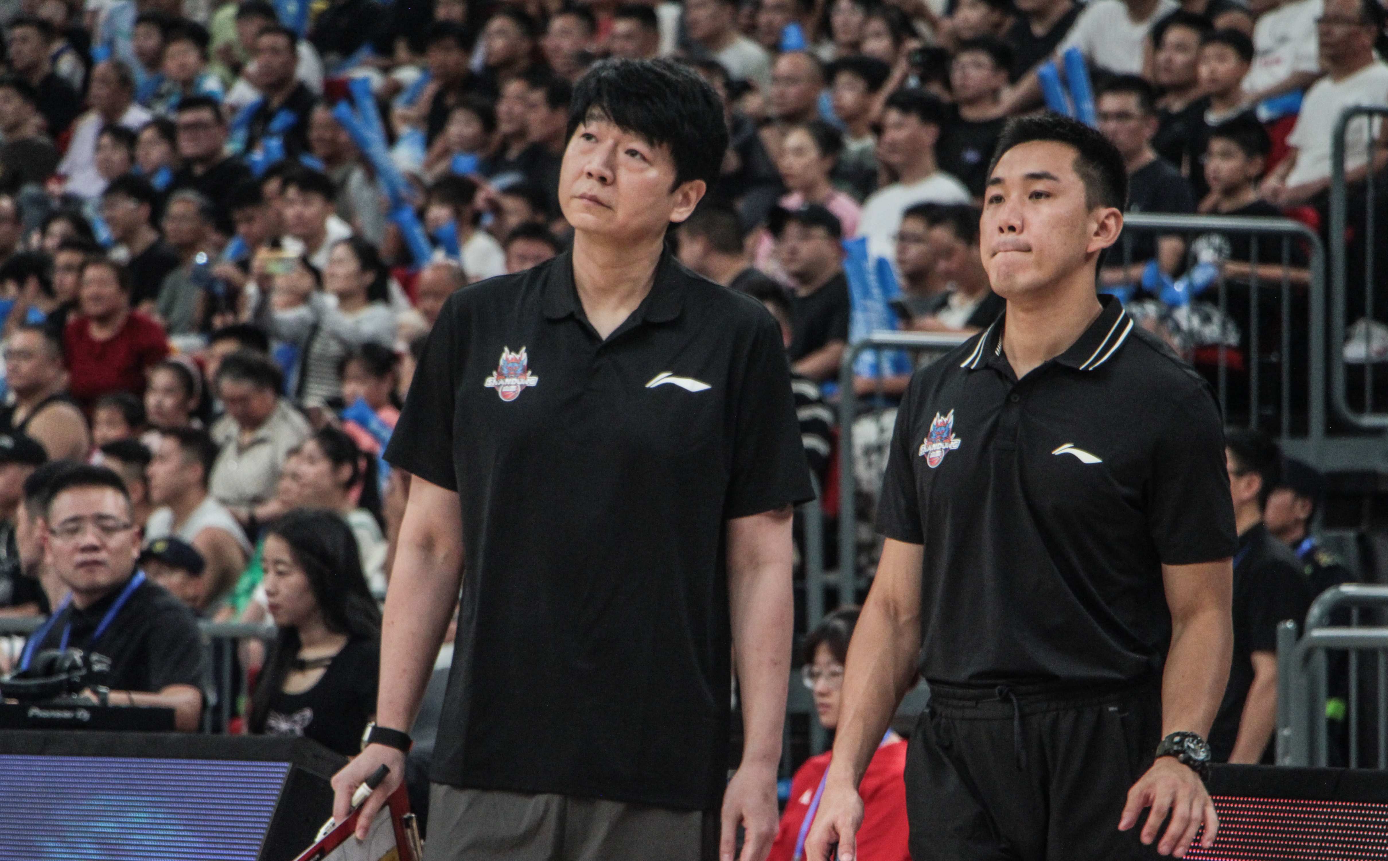 包含山东男篮发布备战花絮；转会期调整名单；欧篮联任务艰巨；年轻球员得到机会的词条-英雄联盟S15